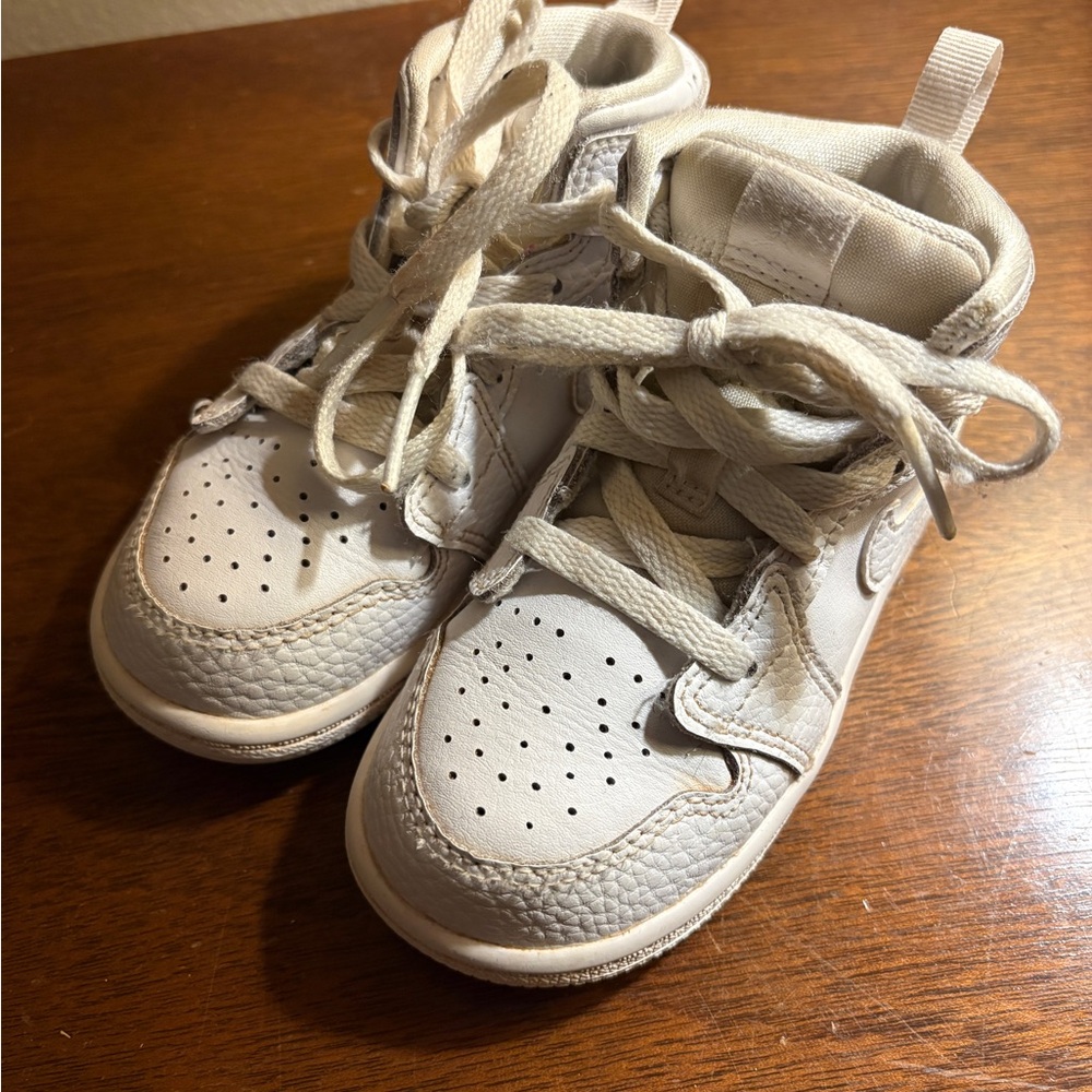 Nike Air Jordan 1 Mid White Size 8c